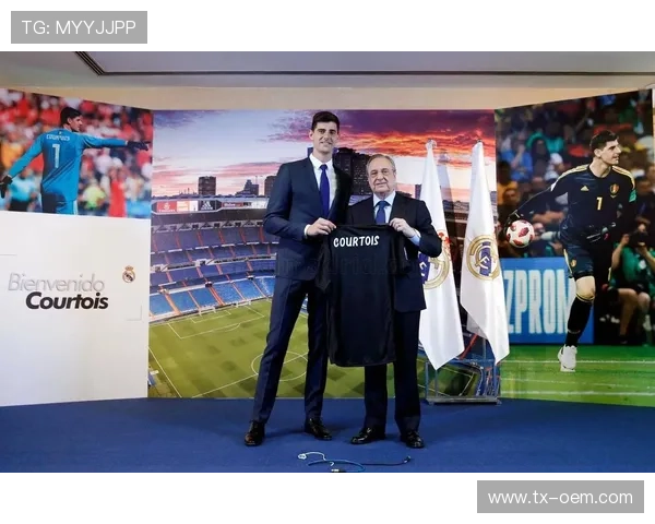 库尔图瓦纪录片首映式在伯纳乌举行,多名皇马队友出席活动 库尔图瓦纪录片首映式在伯纳乌举行,多名皇马队友出席活动